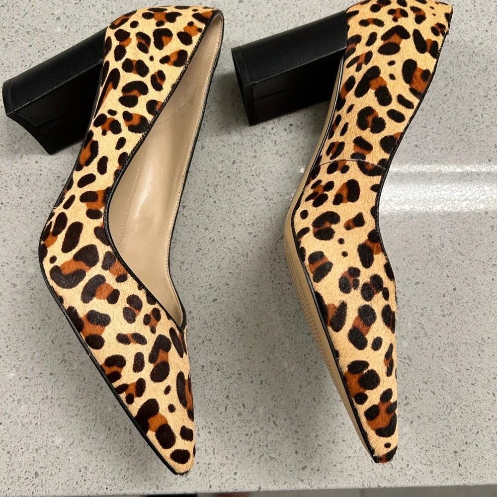 Marc Fisher Mana leopard print pumps pointed toe and a black block heel size 9